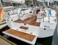 Bavaria C38: The Bavaria has the widest stern, but the smallest hatch. The bathing ladder is not integrated and is stored in the cockpit locker.