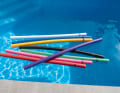 Des nouilles de piscine pour éviter de glisser.