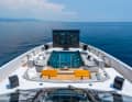 The placement on the coupé-like long foredeck of the 50-metre model is unusual. | Foot: Julien Hubert