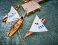A simple but very effective lugger sail drives the Chiemseeplätte.