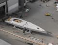 È difficile da credere: sul Baltic 110 "Raven", gli ospiti potranno anche prendere posto in modo rilassato nella cabina di pilotaggio centrale ovale durante le operazioni di volo.