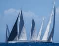 Incontro tra giganti della vela: Gli alisei costanti assicurano scenari di regata entusiasmanti intorno ai 21 chilometri quadrati dell'isola di St Barths