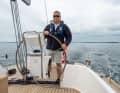 Nordship 380 DS: In the centre cockpit of the Nordship, the helmsman stands high and has a clear view forwards. Sitting sideways is also possible, but the seats are quite narrow