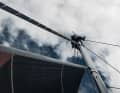 Will Harris am 2. März 2023: fast ganz oben im 28 Meter langen Mast der "Malizia – Seaexplorer"