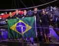 Mit brasilianischer Flagge in Siegerlaune: Team Malizia