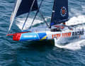 Das US-Team 11th Hour Racing erreichte die Wendemarke vor dem Ocean Live Park in Kiel zuerst