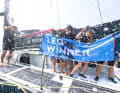 Doccia di champagne per la vittoria di tappa