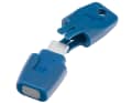 Heat: Short-term high temperatures of around 50 degrees destroy the proteins in the venom of mosquitoes and bees. This prevents itching and swelling after being bitten. The HeatIt model is plugged into a smartphone. Price: 30 euros. www.heatit.de