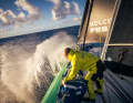 Kevin Escoffier ist ein Skipper, der überall an Bord mit anpackt