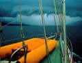 De sombres nuages orageux s'amoncellent