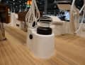 Auch wenn die zentrale Großschotwinsch gerade in den sozialen Medien als Risiko diskreditiert wird: Die Ergonomie und Erreichbarkeit sprechen klar dafür. Auch sind Halsen, seemännisch korrekt gefahren, damit absolut sicher durchführbar