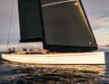 Pure Swan: Germán Frers gave the hull clear lines, which are emphasised by the cream-white paintwork, the flat superstructure and the absence of windows and bowsprit. In addition, the Ziergöhl wears an elegant gold instead of the typical Nautor blue. The cross has 488 square metres in the wind.