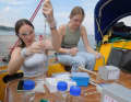 An Bord des Schiffes wurde viel untersucht, das Team aus Südwürttemberg forschte zum Seegras