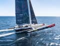 Il trimarano "Idec Sport" è l'attuale detentore del record e ancora una volta il vincitore del Trofeo Jules Verne.
