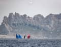 Olympische Skiffs vor Marseille