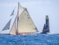 Quantensprung: Der neuseeländische AC75 segelte vor Barcelona auch zwischen den Teilnehmern der Puig Vela Classica Regatta