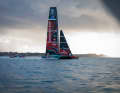 Le nouveau vainqueur de l'America's Cup néo-zélandais a survolé presque naturellement les eaux peu profondes d'Auckland dès le premier jour.