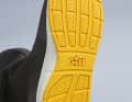 The sole is cushioned to prevent foot fatigue even during long strokes.