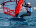 iQFoil-Windsurferin Theresa Marie Steinlein will es als Sechste im Finale wissen - doch der Olympia-Platz ist für sie sicher!
