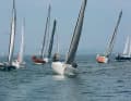 Gruppenbild auf der Schlei. Die Boote waren wegen ihrer großen Speed-Unterschiede kaum für ein gemeinsames Bild zusammenzubekommen.