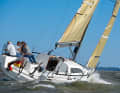 Reminiscent of a Mumm 36, but designed as a cruiser. The crack comes from the exiled Australian Karsten Jarke