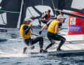 Das Duo gewann nach dem Einsatz in Spanien auch Silber bei der Semaine Olympique Française – der zweiten Regatta des Sailing Grand Slam. Damit führen die 49er-Asse der Segelnationalmannschaft die noch nicht veröffentlichte Rangliste im Sailing Grand Slam an.