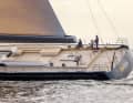 The largest yacht in the four-model Maxi line can be sailed comfortably even with a small crew thanks to its self-tacking jib and capstan winches for the mainsail and headsail sheets.