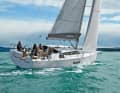 Elan GT 5 : bateau de croisière volumineux avec une coque performante et des appendices de coque sportifs. Belle finition