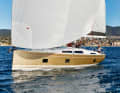 Hanse 418: Stark individualisierbares Tourenboot kombiniert mit sportlichen Segeleigenschaften. Im Standard mit Selbstwendefock
