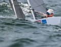 Mit zwei Tagessiegen zum Auftakt zeigte Heiko Kröger im 2.4mR gleich, wer bei der Kieler Woche Herr im Hause ist