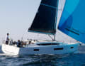 Sun Odysses 410: Voluminöses Fahrtenboot mit Walkaround-Cockpit und vielen innovativen Details. Sportliche Linien, hohes Leistungspotenzial