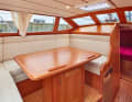Aussichtsreich und transparent. Die Faurby 360 DS ist eine richtige Decksalonyacht mit erhöht eingebauter Sitzgruppe.