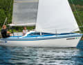 Free choice of seating. Whether on the coaming or on the benches, whether to leeward or to windward: you can sit comfortably anywhere in the cockpit