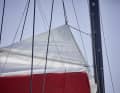 Lazy-Jacks sur un catamaran.