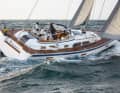 No problems with wind and waves. The stiff and robust centre-cockpit yacht can easily cope with the rough conditions off the outer archipelago of Orust.