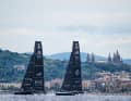 Americani e francesi si preparano per la ragatta al largo di Barcellona