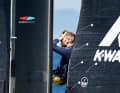 Disappointment after the retirement of "Orient Express" trimmer Jason Saunders. The New Zealander lives in France and has been together with Manon Audinet for a decade. She is a skipper on the French team for the Women's America's Cup. Together they have a one-year-old son, Louie