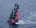 Hier wäre es in der Vorstartphase von Rennen 3 fast zum Foil-Crash gekommen, bevor die beiden Boote wieder auseinanderstoben. Den Penalty kassierten die Briten