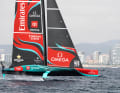 Das Emirates Team New Zealand hat das Match um den Cup stark und zwingend eröffnet