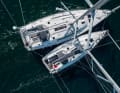 Grand & petit : idéalement, le bateau qui remorque est le plus grand, ce qui permet de naviguer rapidement vers l'avant. La méthode des paquets ne fonctionne toutefois que lorsque l'eau est lisse.