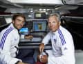 Zwei deutsche Segelgrößen unter sich: Jochen Schümann (r.) gemeinsam mit Boris Herrmann (r.) an Bord der "Esimit Europa II"