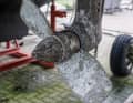 Stark verschmutzte Propeller müssen zunächst gereinigt werden.