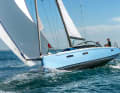 The best of both worlds: Full bow, wide stern, negative deck leap, ample sail area - and a surprising amount of comfort below deck