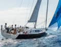 Pleasing to the eye Contrary to the current trend, the stern remains slim. The attractive deck step and low freeboard are also typical features of the J