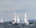 Im Duell: Die französischen EM-Bronze-Gewinner Matisse Pacaud/Lucie de Gennes und Simon Diesch/Anna Markfort mit der Segelnummer GER 11.