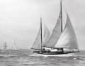 La première : en 1934, la SKWB a repris un bateau du Kaiserlicher Yacht Club et l'a baptisé "Wappen von Bremen". Il a navigué pour le club de Brême jusqu'en 1968.