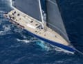 Il predecessore undicenne "Magic Carpet 3" durante la Giraglia 2024 con Sir Lindsay Owen-Jones al timone e Jochen Schümann (visiera bianca) come tattico