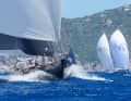 Poiché la benna viene lanciata da una partenza a canguro, i "piccoli" a volte navigano proprio in testa. Qui, le due Royal Huisman "Action" (37 m, a sinistra) e "Wisp" (48 m) precedono il ketch Vitters "Meraki" (49 m).