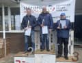 Auf dem Podium: Harry Drenth (1., Mitte), Norbert Horsthuis (2., links und Norbert Heinz (3., rechts)
