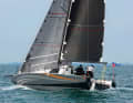Ace 30: Aufregendes, höchst potentes Scow-Bow-Design aus Frankreich, das nicht nur für Regatten, sondern auch fürs schnelle Fahrtensegeln konzipiert ist. Daten: Rumpflänge 9,20 m, Breite 3,40 m, Tiefgang 1,90 m, Gewicht 2,7 t, Segelfläche 54 m², STZ 5,3; archinavale.carbonmade.com